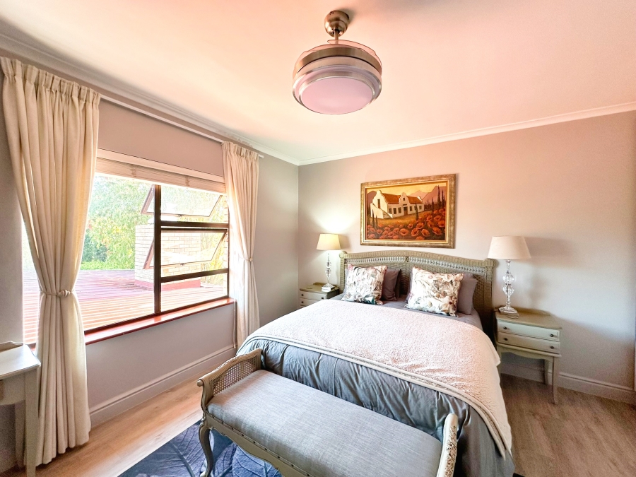 5 Bedroom Property for Sale in The Island Western Cape